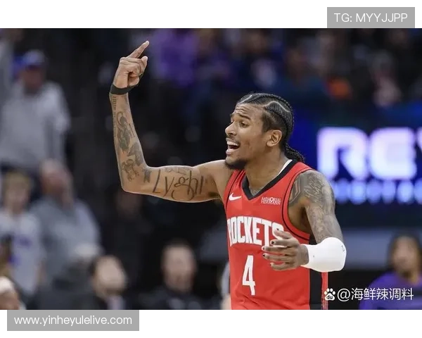 NBA季后赛激战正酣巨星对决引发全场观众热情沸腾